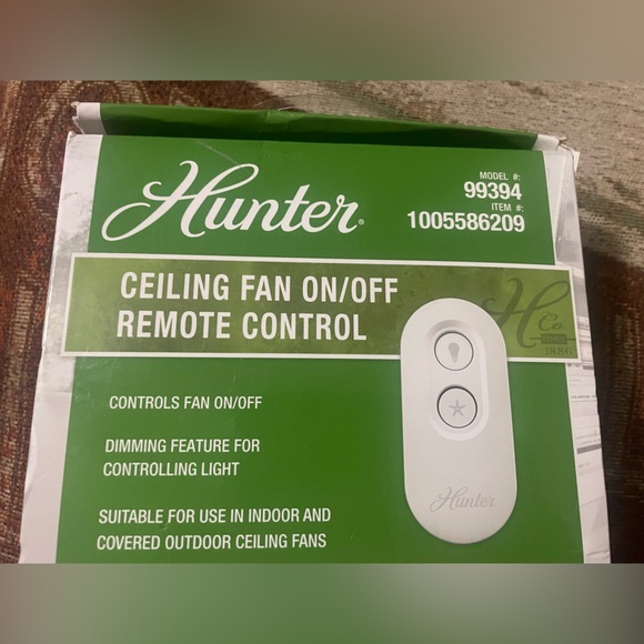 Hunter Universal On/Off Damp Rated Ceiling Fan Remote Control White NEW 99394 - Picture 1 of 5